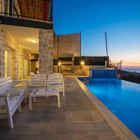 Villa With 2 Private Pools And Backyard In Kas *